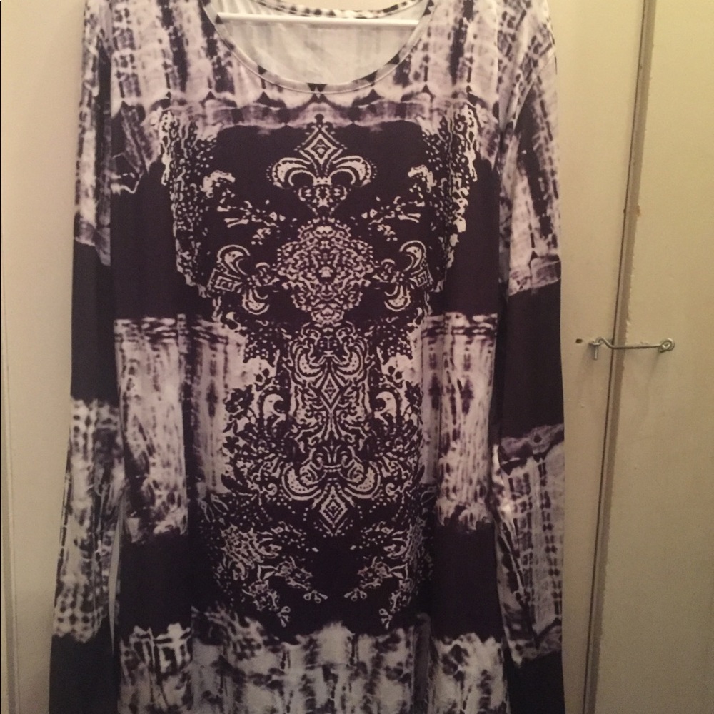 Long graphic shirt